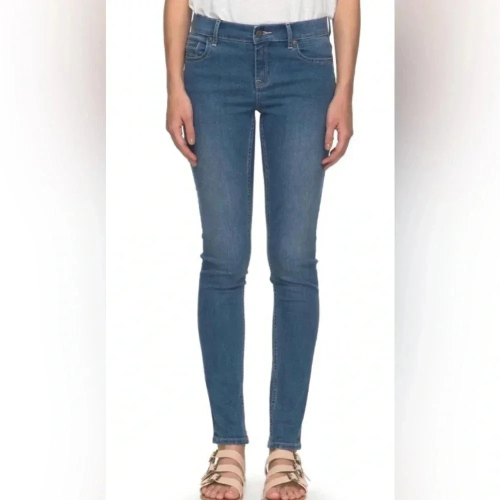 Roxy Women’s Denim Skinny Fit Straight Leg Jeans Medium to Dark Wash‎ Size 3 EUC